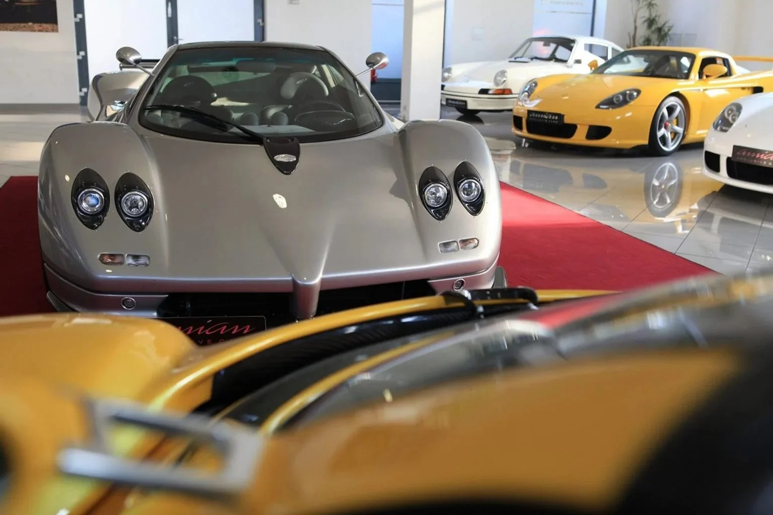 Automotive presentation by Amian Exclusive Cars.