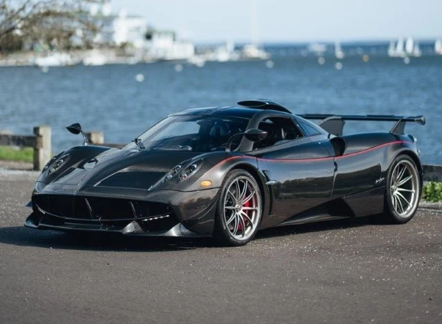 Car offered by Pagani of Greenwich, photographed by the seller.