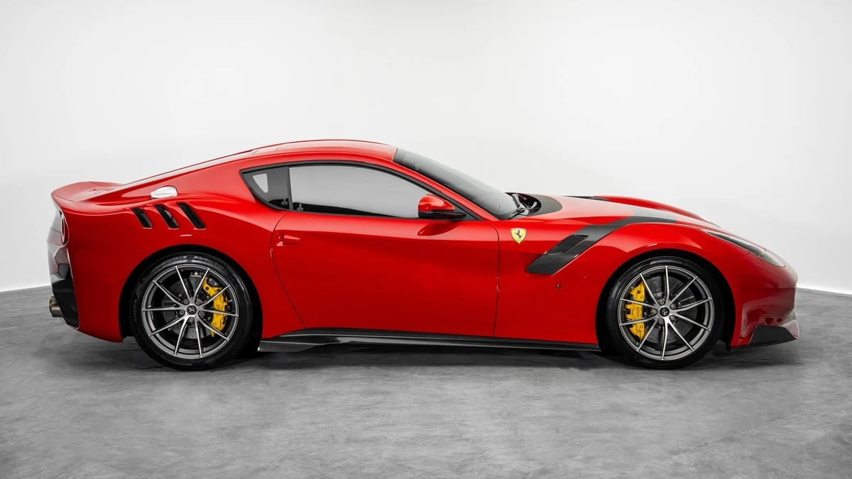 Ferrari F12tdf, 2/10