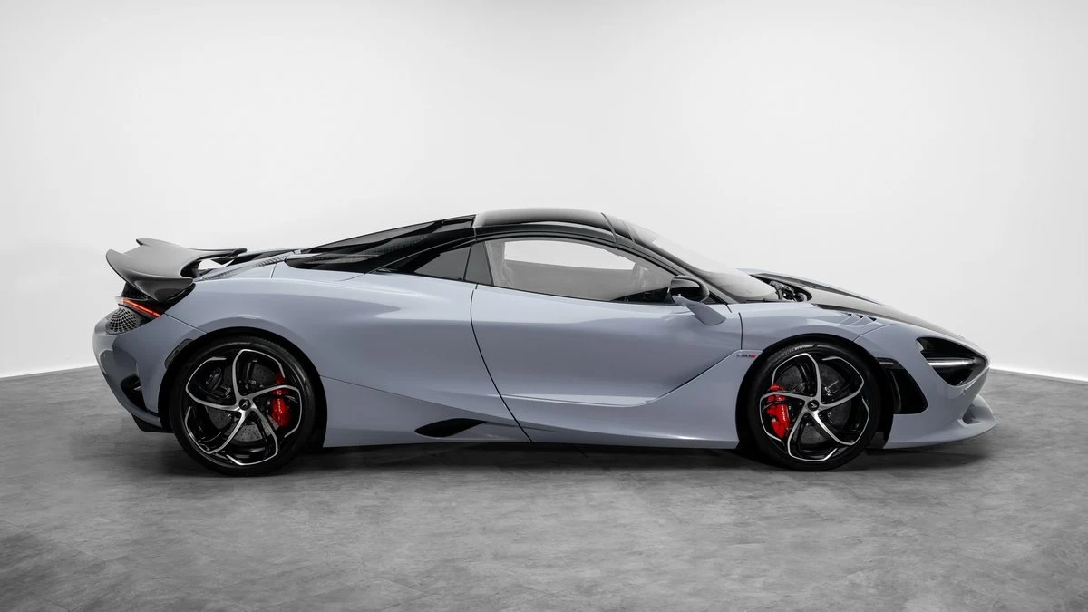 McLaren 750S Spider, 3/10