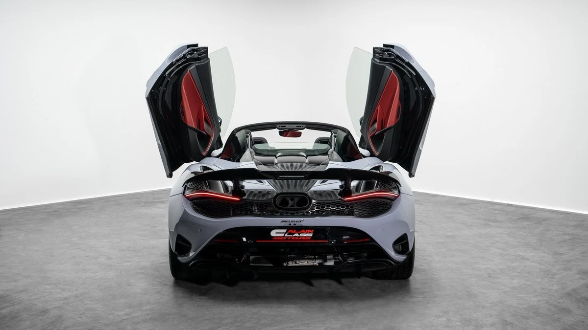 McLaren 750S Spider, 4/10