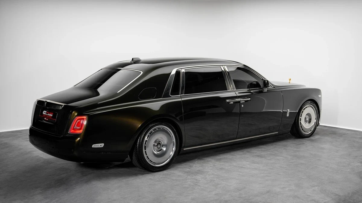 Rolls-Royce Phantom EWB, 3/10