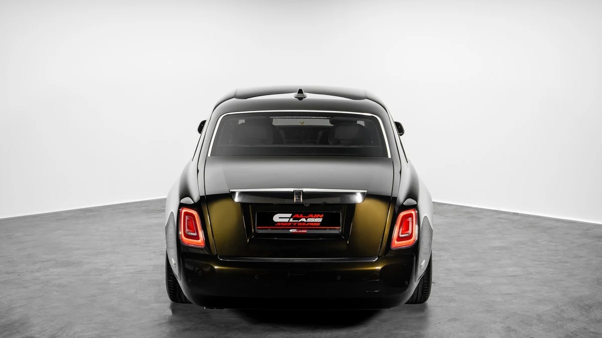 Rolls-Royce Phantom EWB, 4/10