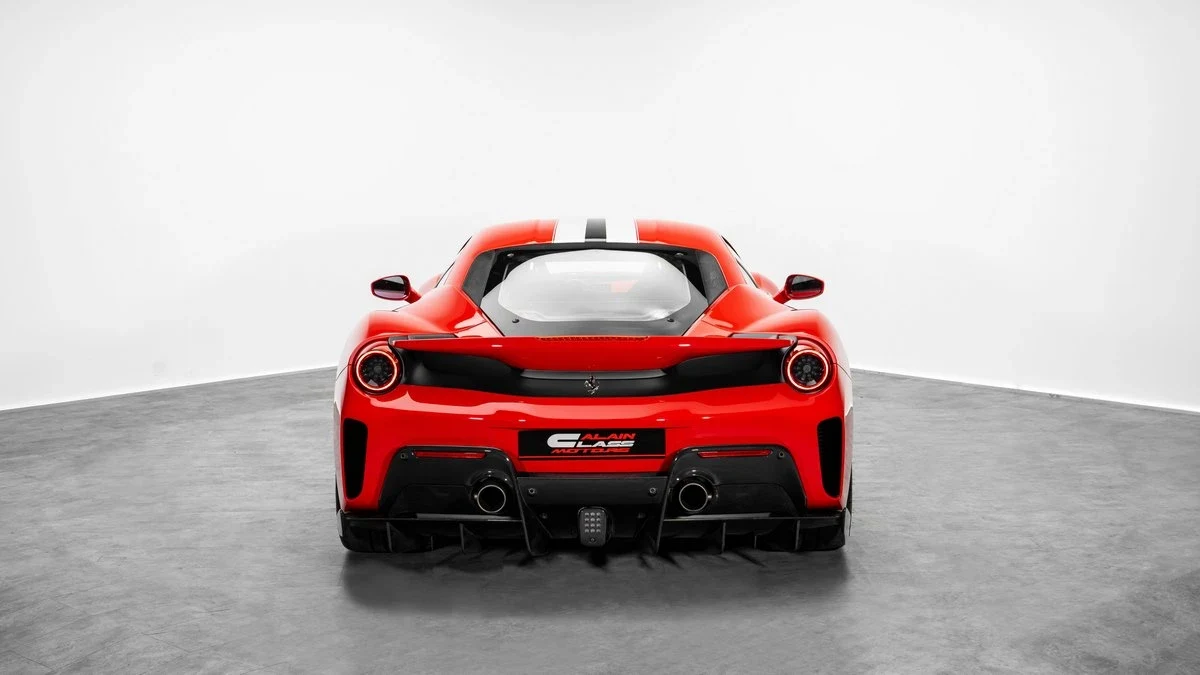 Ferrari 488 Pista, 4/10