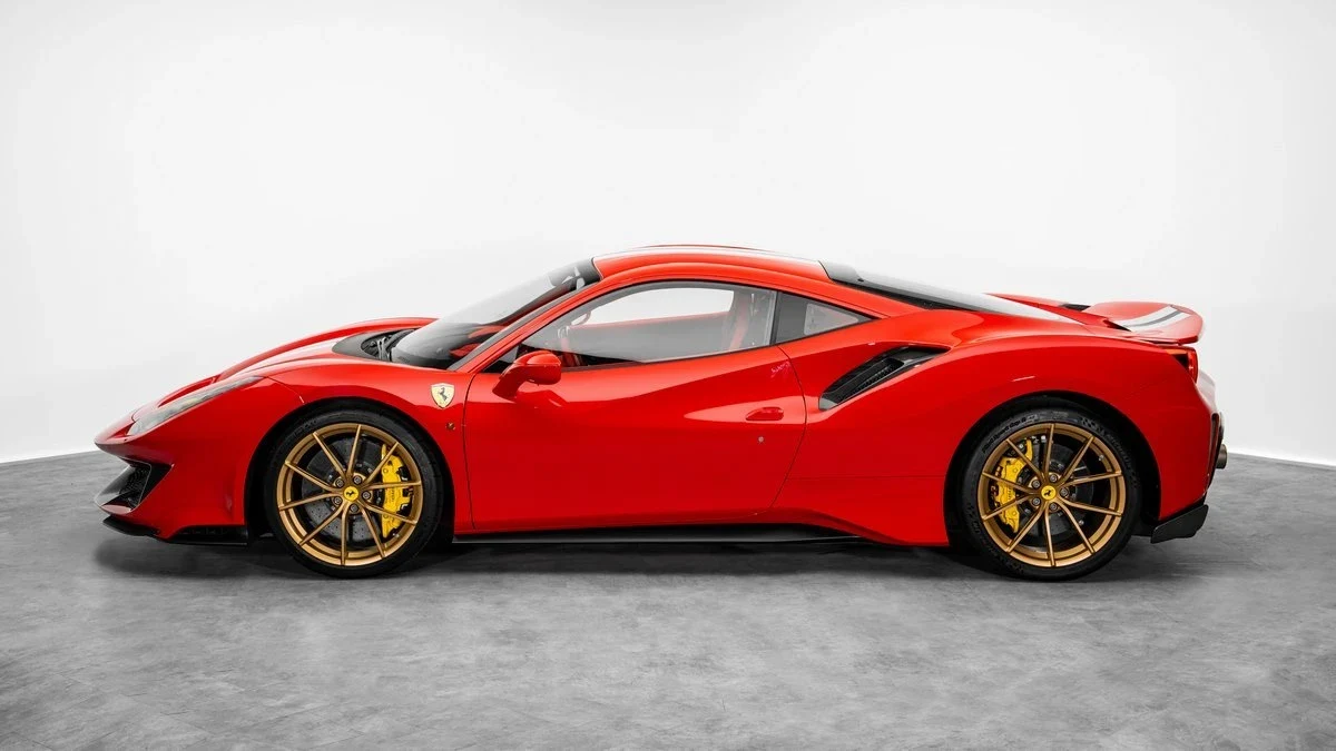 Ferrari 488 Pista, 5/10
