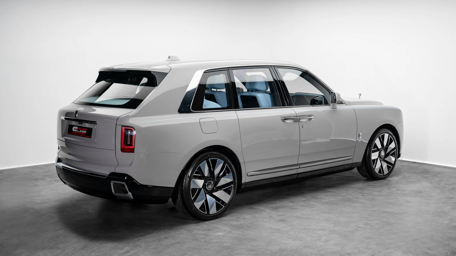 Rolls-Royce Cullinan, 3/10