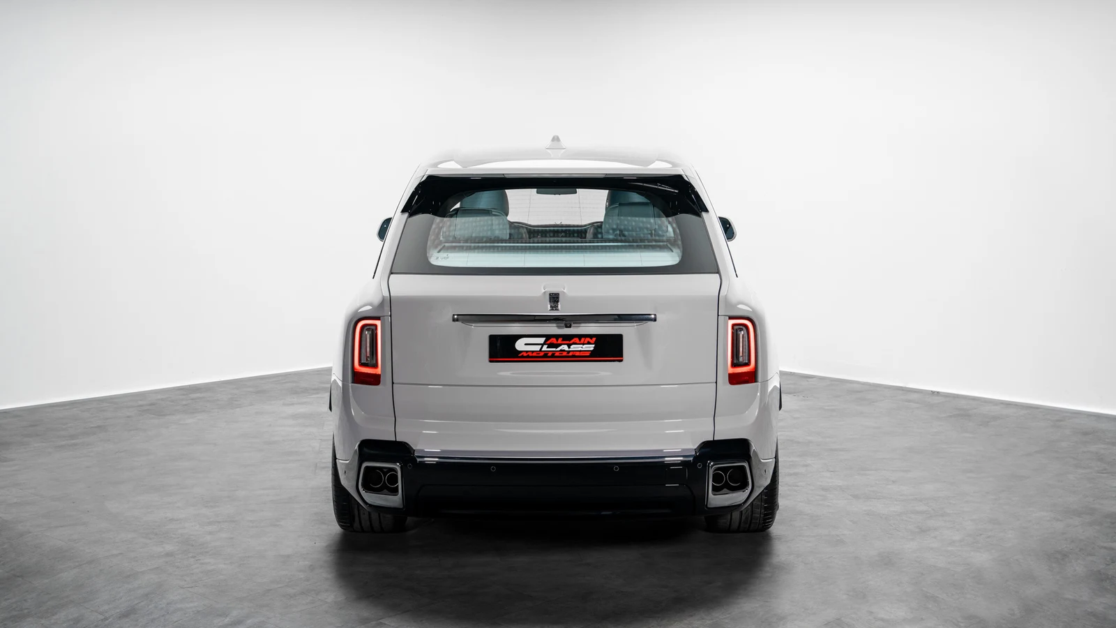Rolls-Royce Cullinan, 4/10