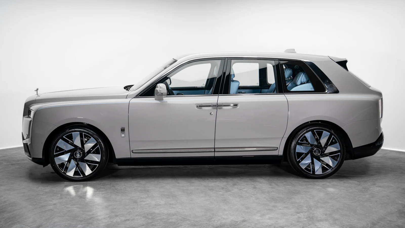 Rolls-Royce Cullinan, 5/10