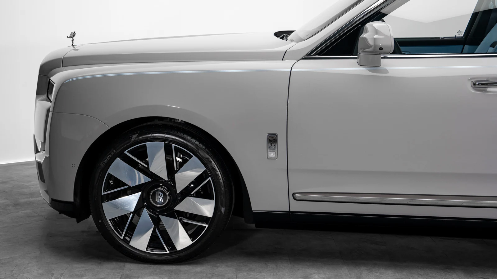 Rolls-Royce Cullinan, 9/10