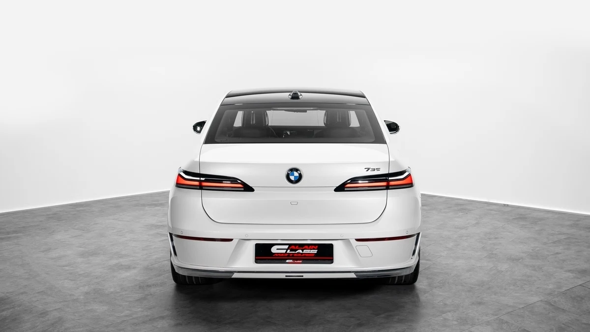 BMW 735i, 4/10