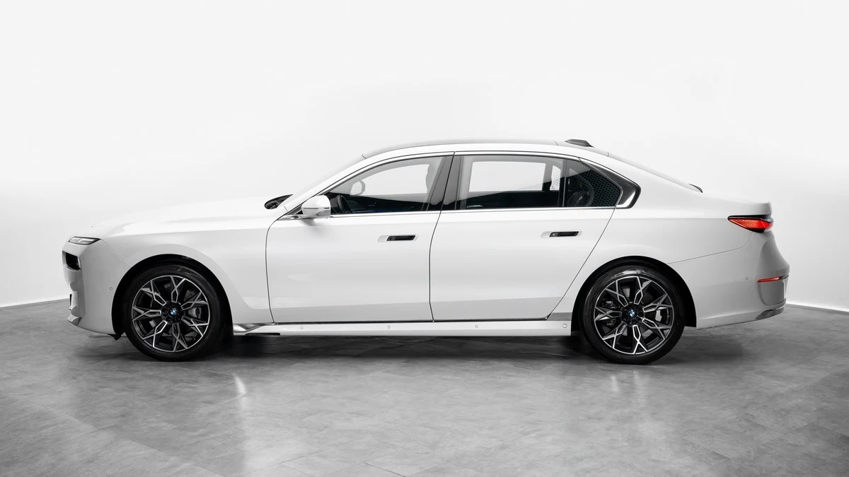 BMW 735i, 5/10