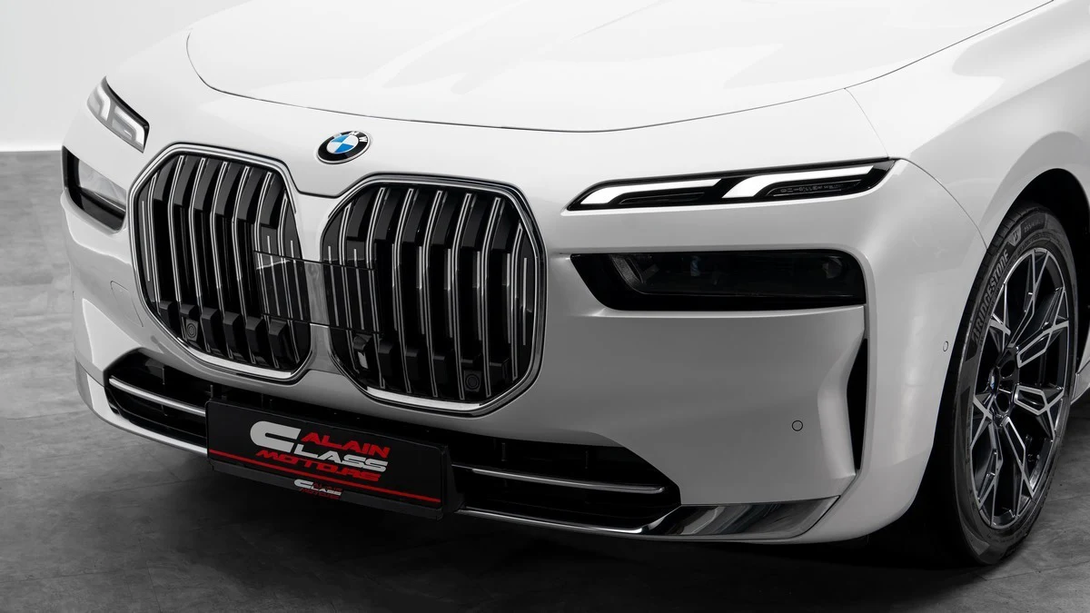 BMW 735i, 7/10