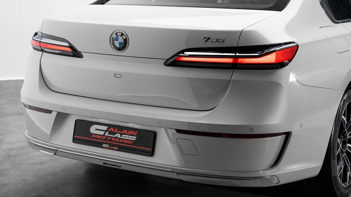 BMW 735i, 9/10