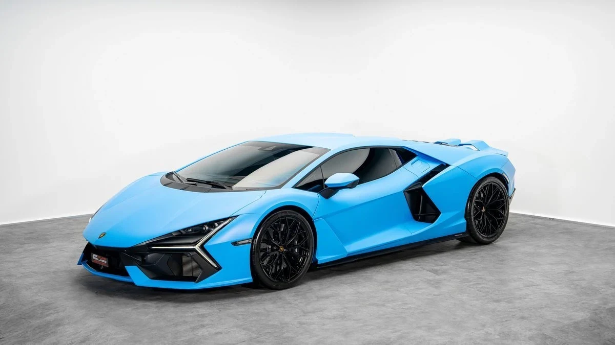 Lamborghini Revuelto, 8/10