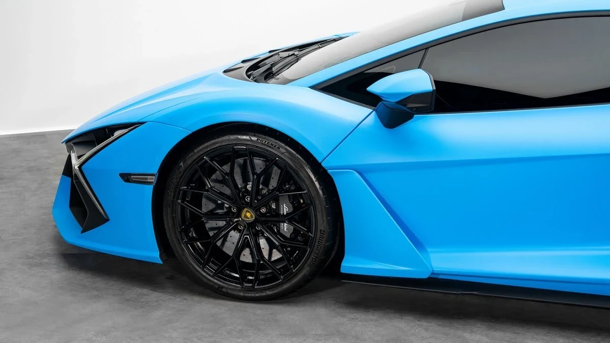 Lamborghini Revuelto, 10/10