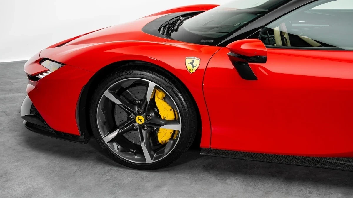 Ferrari SF90 Stradale Assetto Fiorano, 8/10