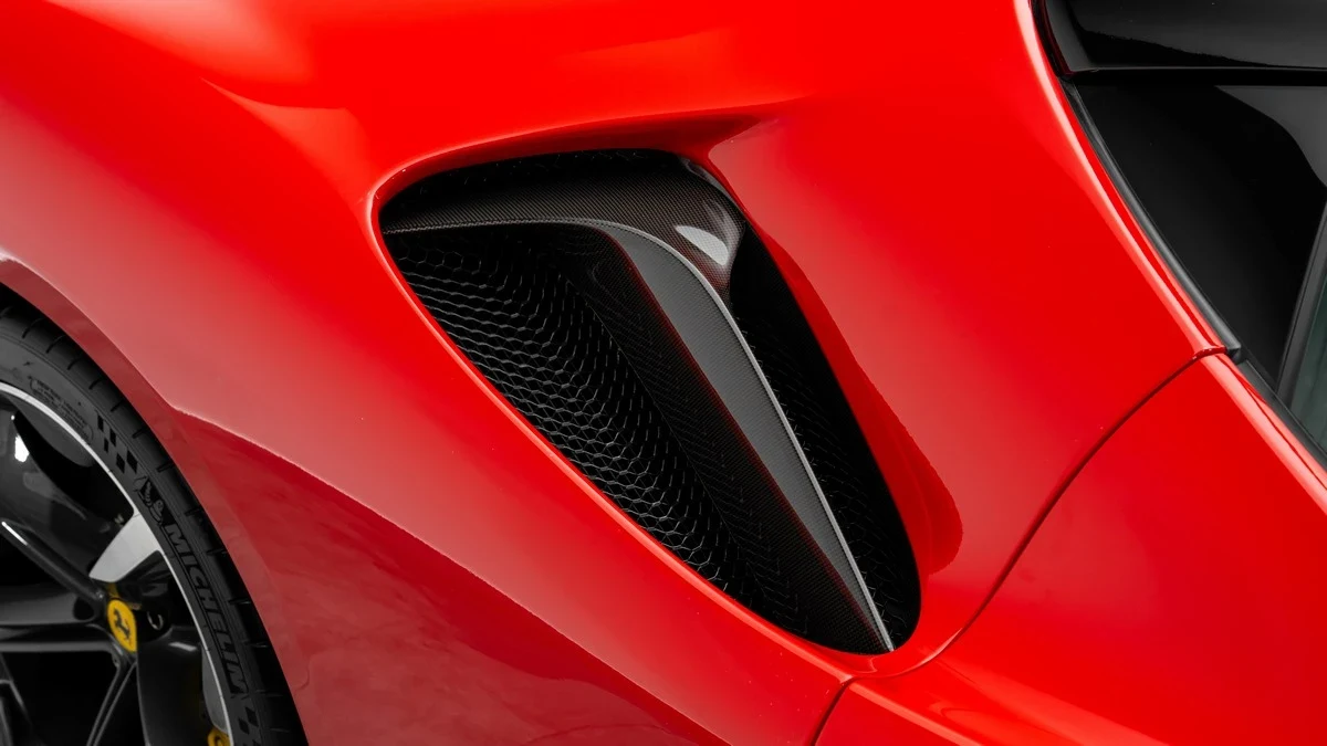 Ferrari SF90 Stradale Assetto Fiorano, 9/10