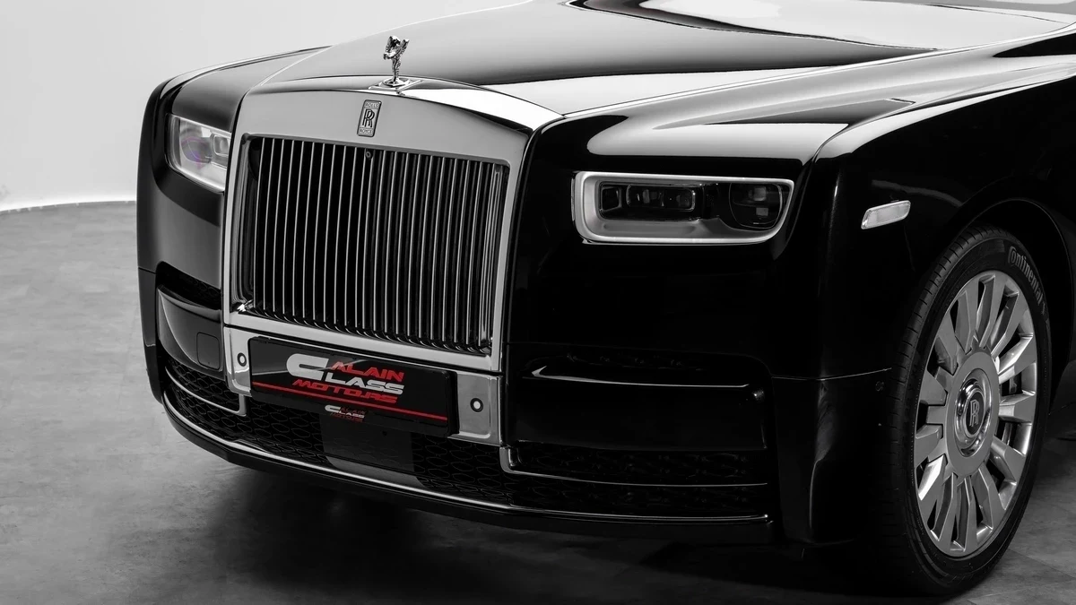 Rolls-Royce Phantom, 2/10