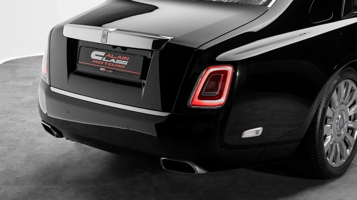 Rolls-Royce Phantom, 6/10