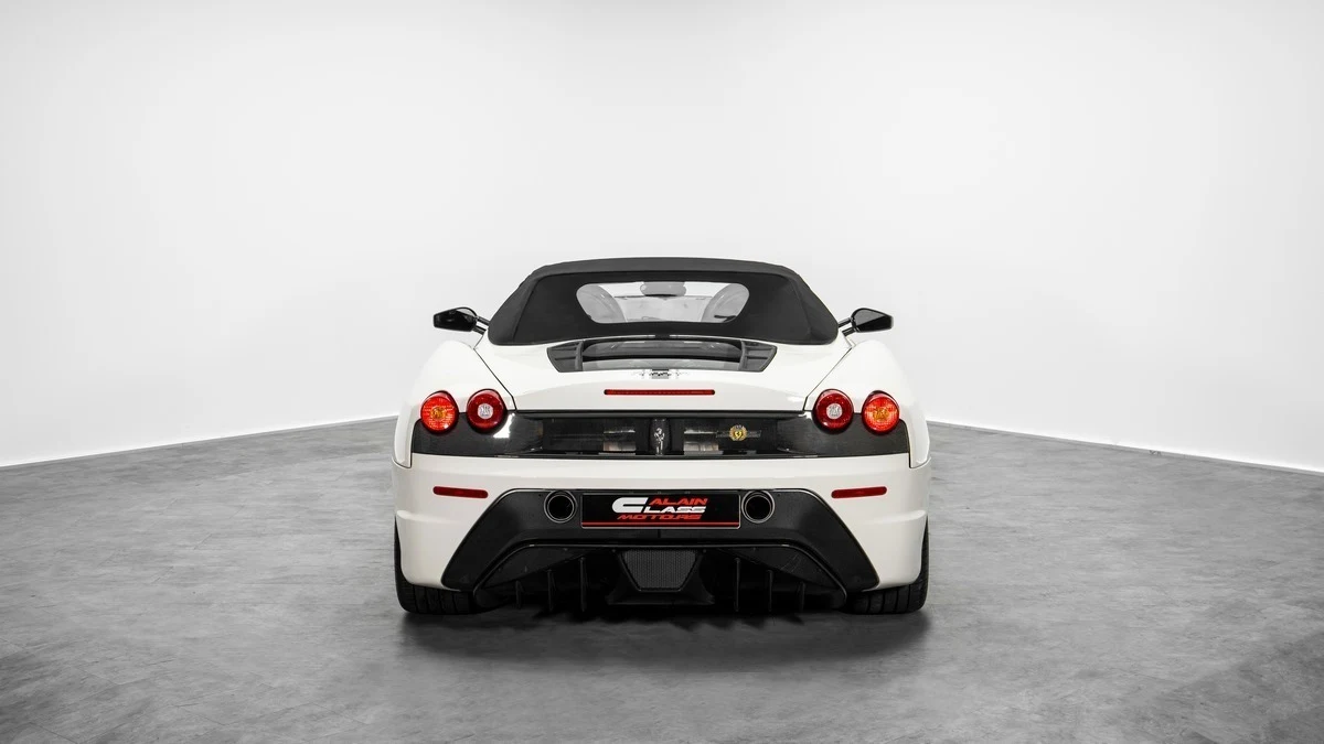 Ferrari Scuderia Spider 16M, 4/10