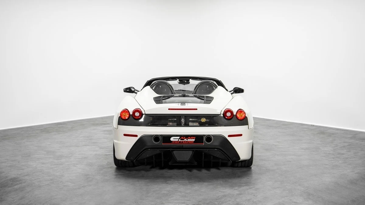 Ferrari Scuderia Spider 16M, 5/10