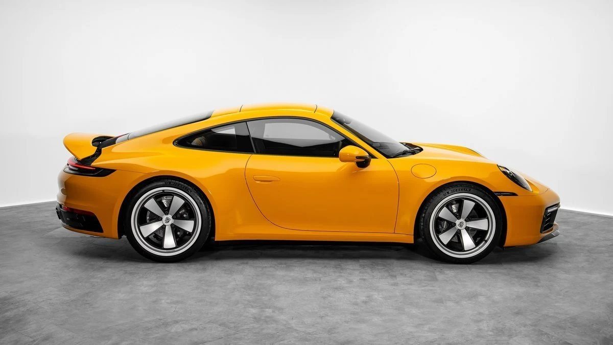 Porsche 911 Carrera T (992), 2/10