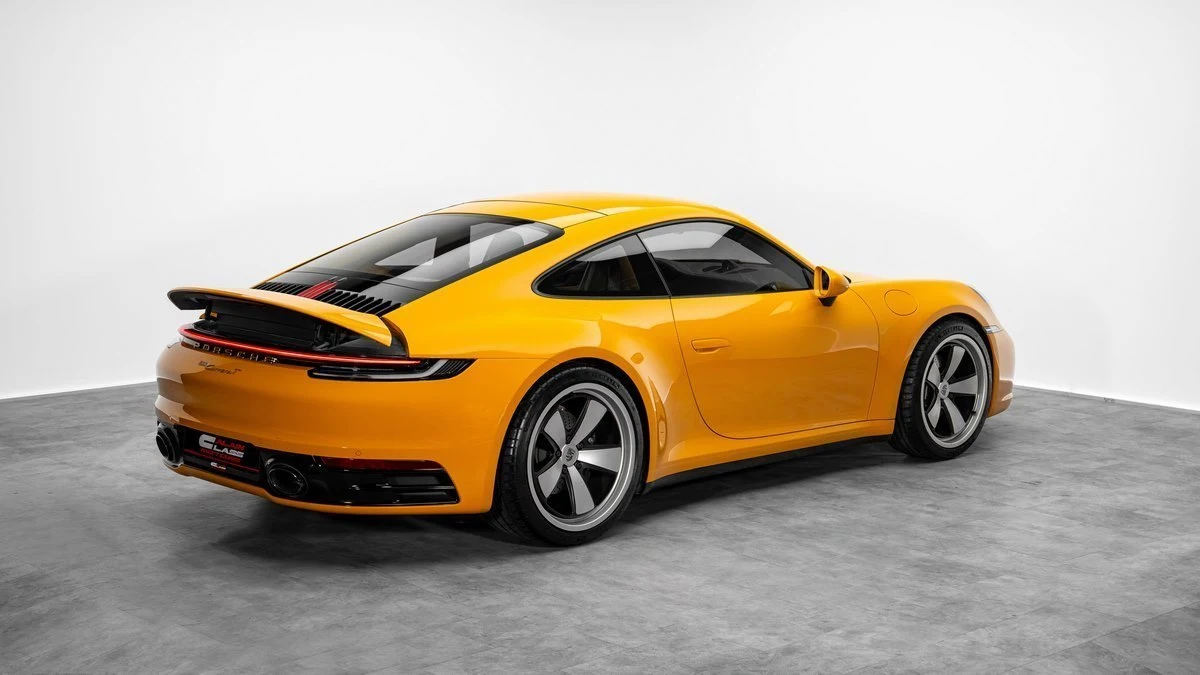 Porsche 911 Carrera T (992), 3/10