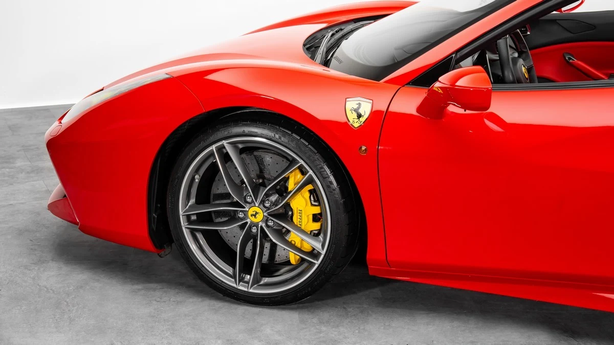 Ferrari 488 Spider, 9/10