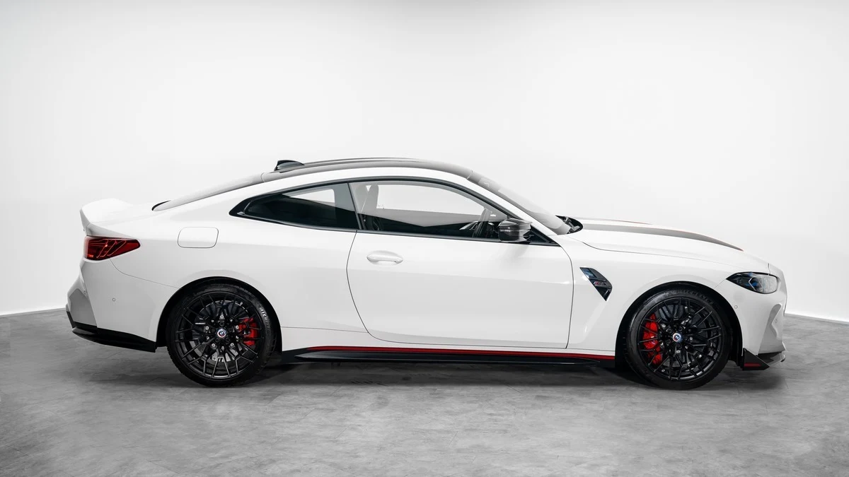 BMW M4 CSL, 2/10