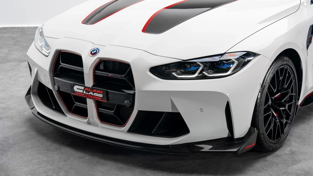 BMW M4 CSL, 7/10