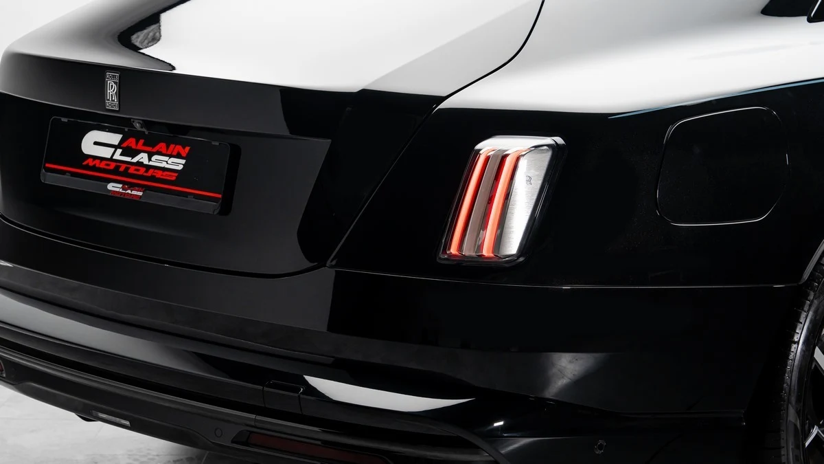 Rolls-Royce Spectre Black Badge, 9/10