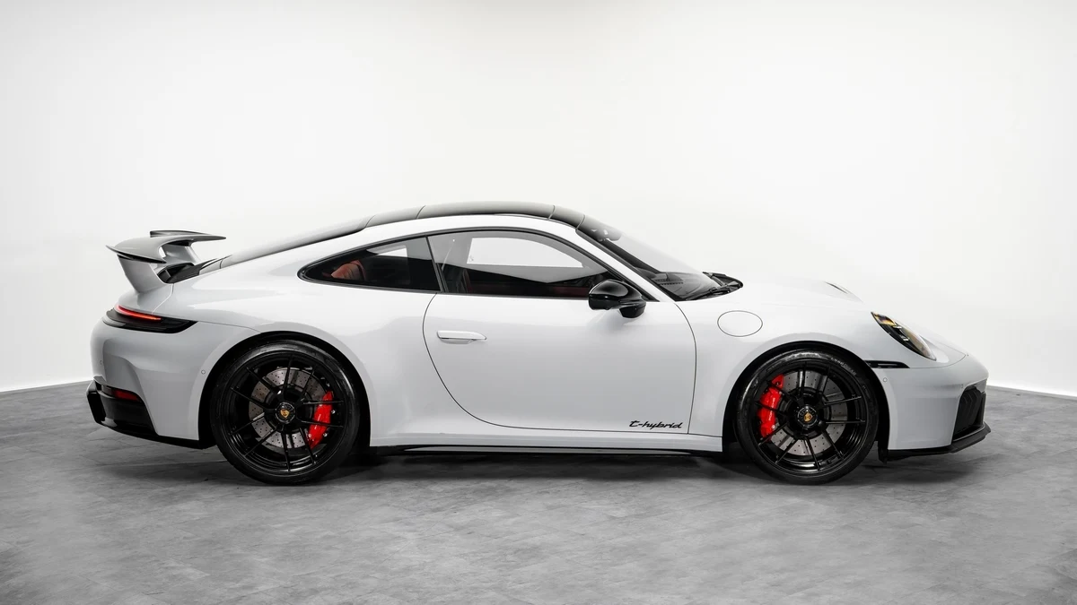 Porsche 911 Carrera GTS (992.2), 2/10