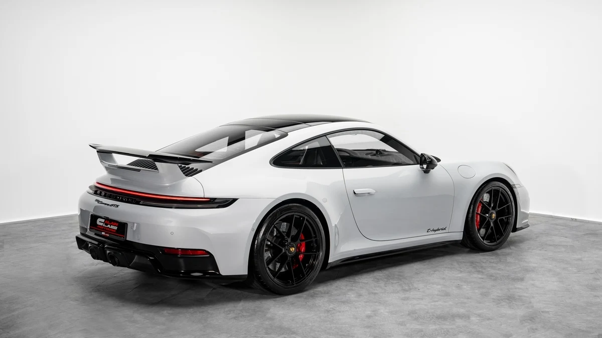 Porsche 911 Carrera GTS (992.2), 3/10