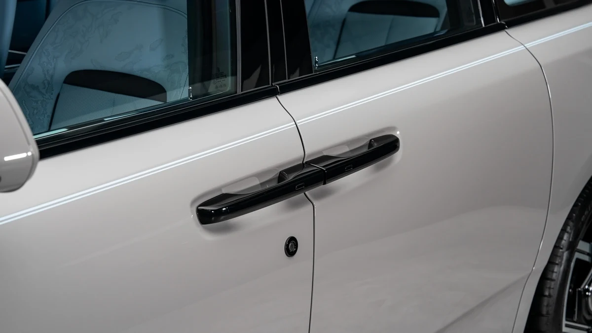 Rolls-Royce Cullinan Black Badge, 9/10