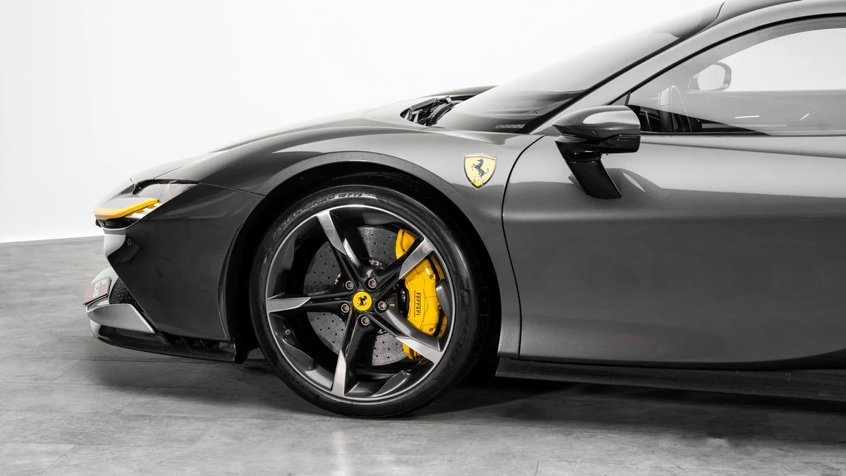 Ferrari SF90 Stradale Assetto Fiorano, 8/10