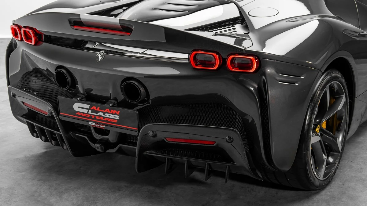 Ferrari SF90 Stradale Assetto Fiorano, 9/10