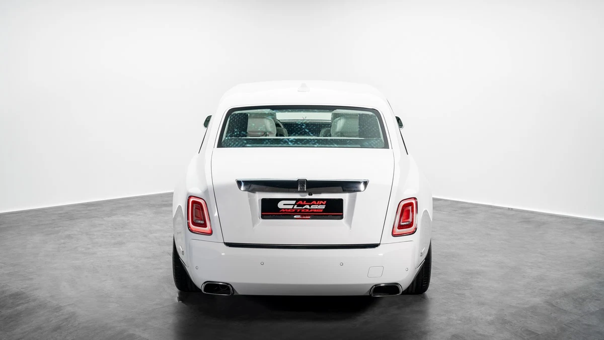 Rolls-Royce Phantom EWB, 4/10