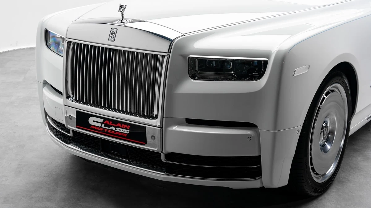 Rolls-Royce Phantom EWB, 7/10