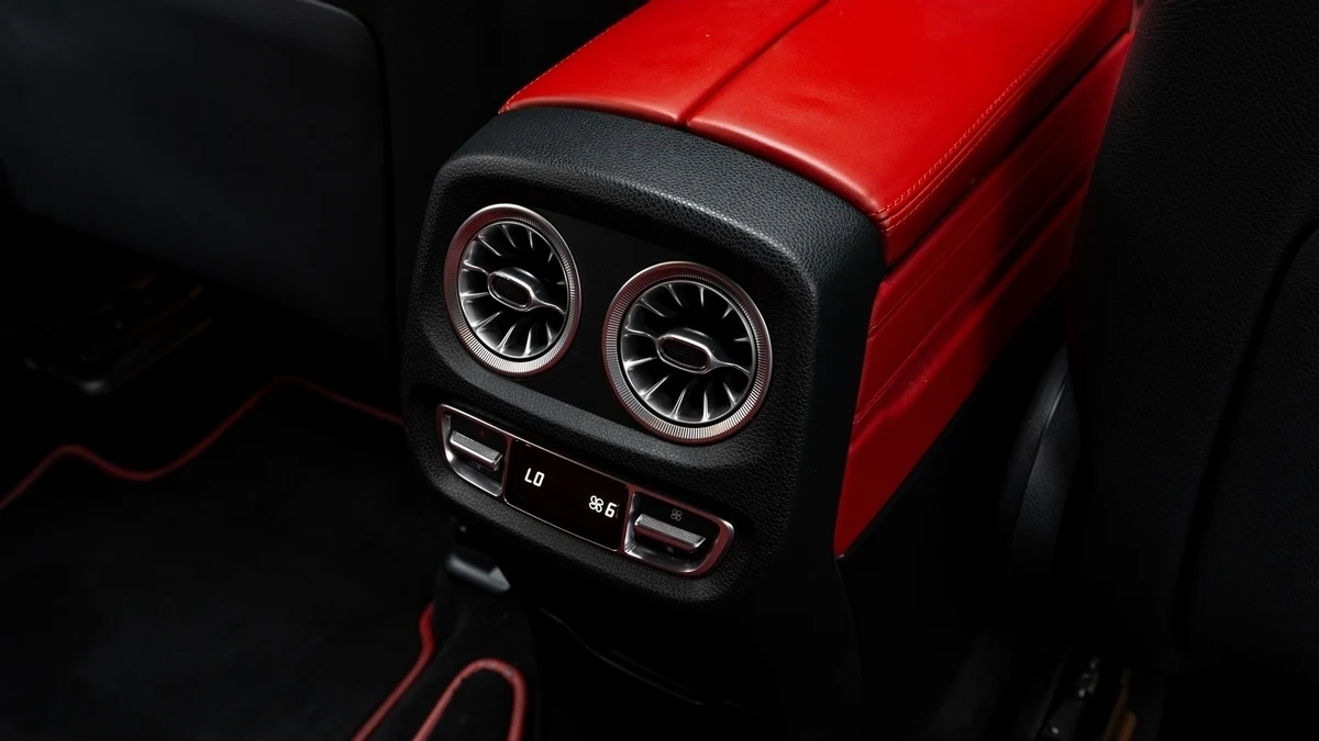 BRABUS 700 Widestar (G 63), 7/10