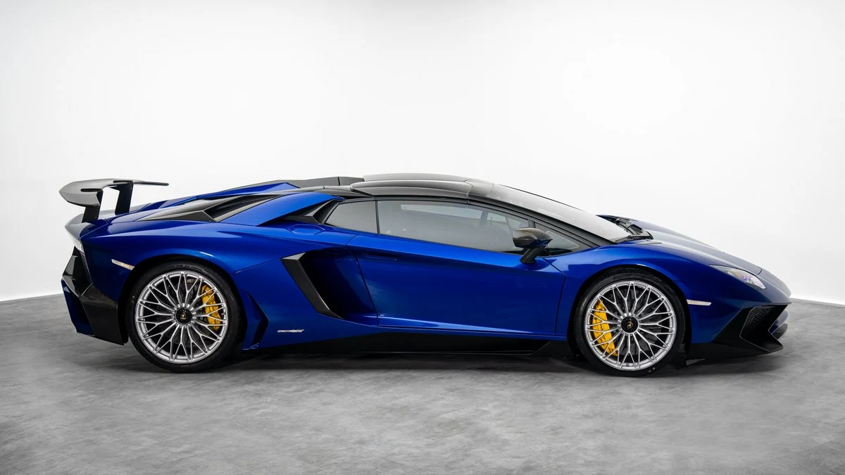 Lamborghini Aventador LP750-4 SV Roadster, 2/10
