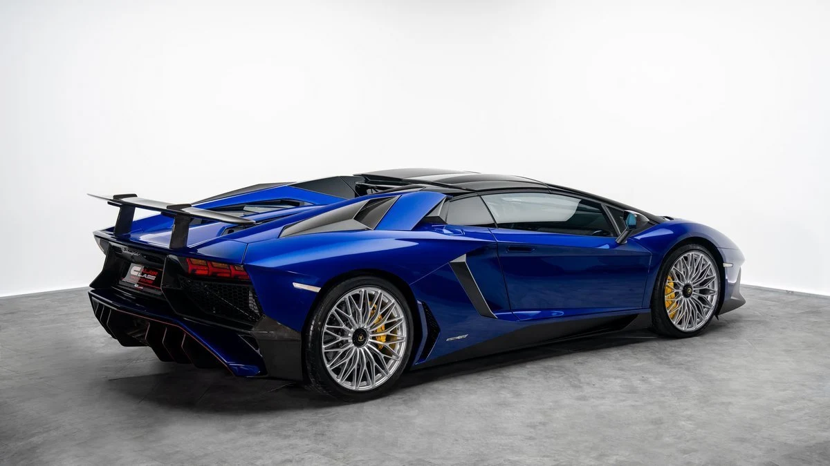 Lamborghini Aventador LP750-4 SV Roadster, 3/10