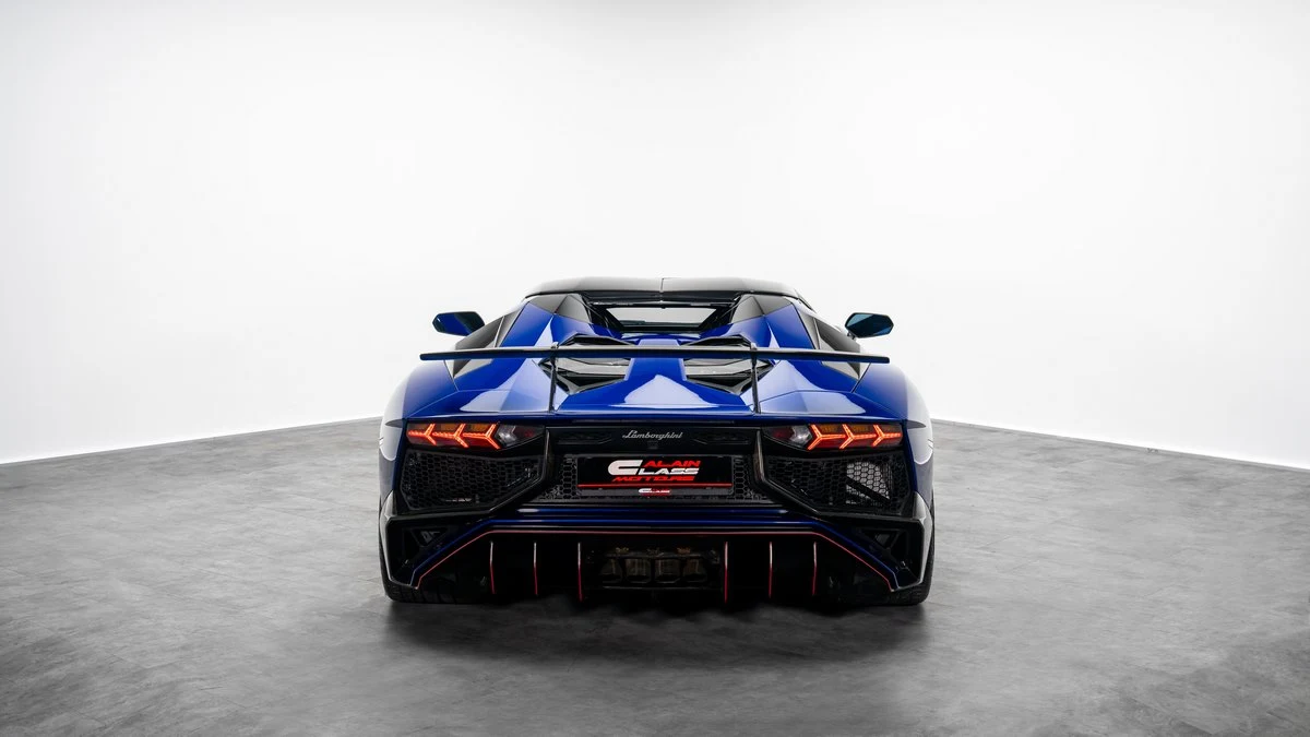 Lamborghini Aventador LP750-4 SV Roadster, 4/10