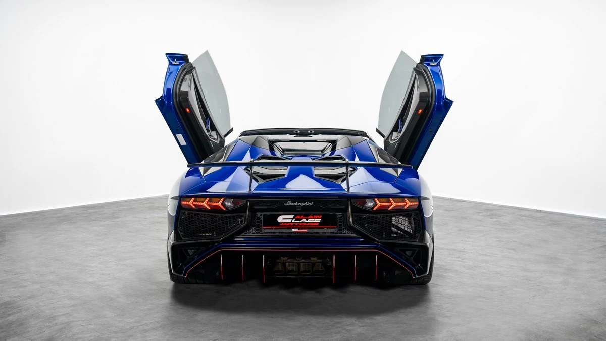 Lamborghini Aventador LP750-4 SV Roadster, 6/10