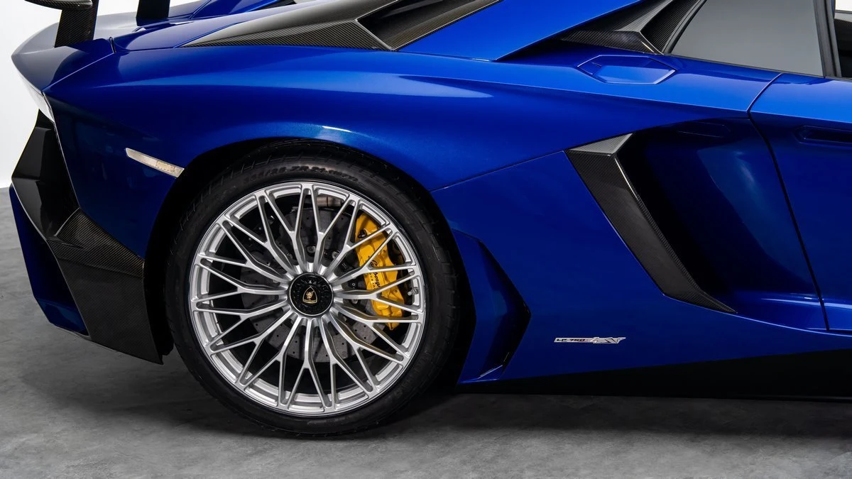 Lamborghini Aventador LP750-4 SV Roadster, 10/10