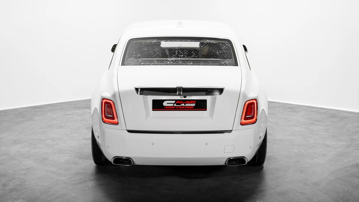 Rolls-Royce Phantom EWB, 4/10