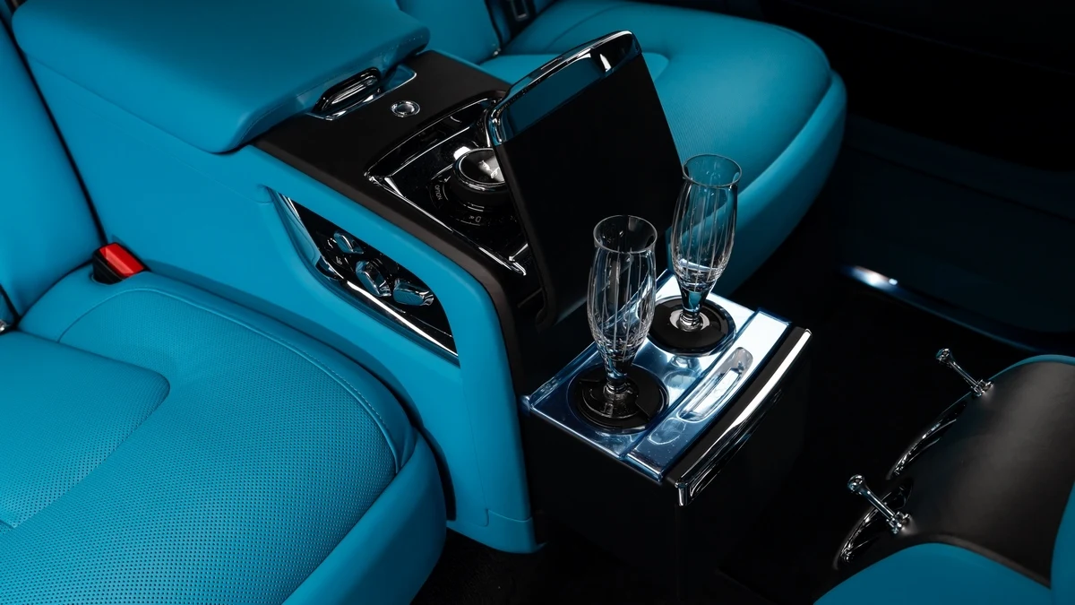 Rolls-Royce Cullinan, 9/10