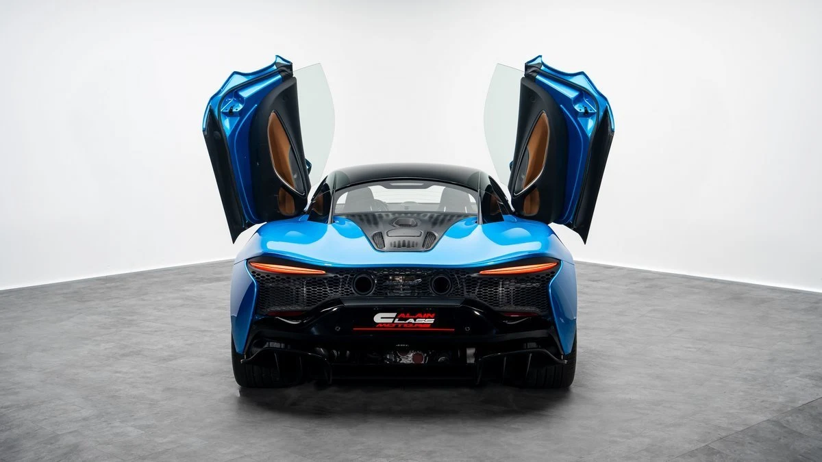 McLaren Artura, 3/10