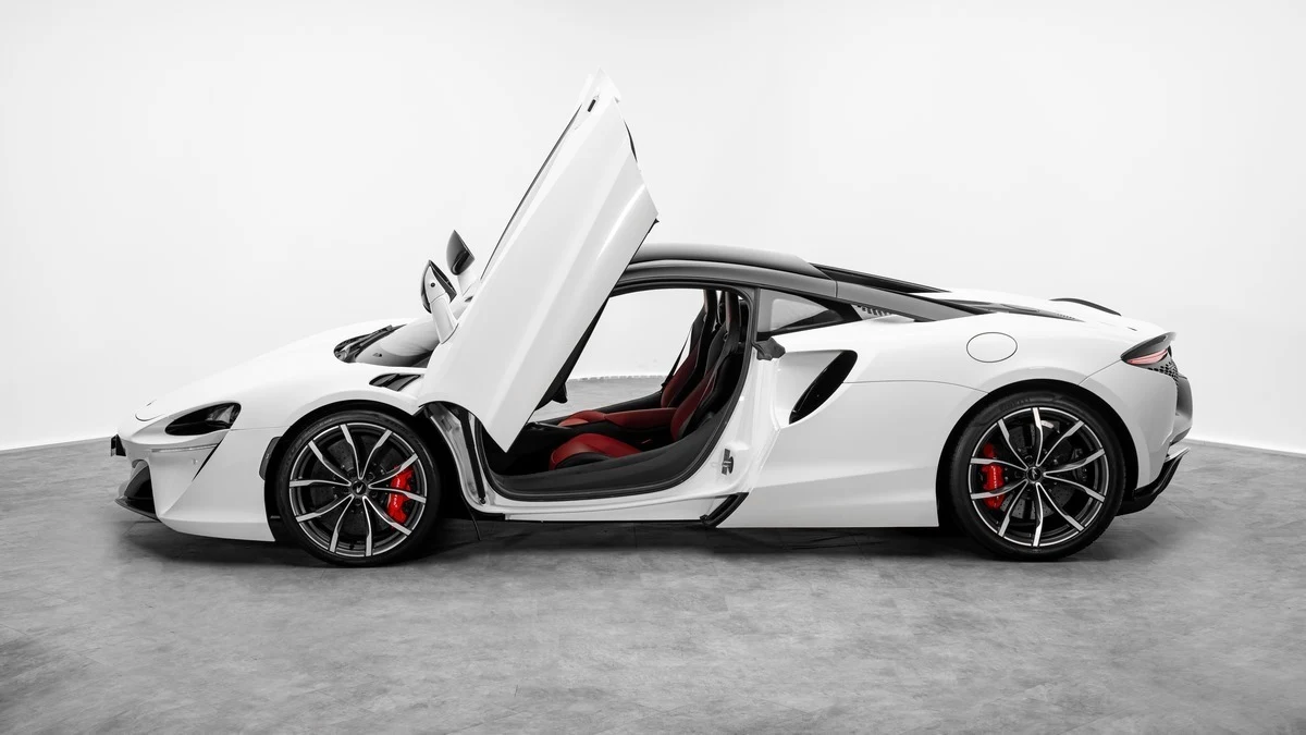 McLaren Artura, 6/10