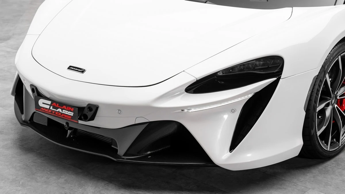 McLaren Artura, 8/10