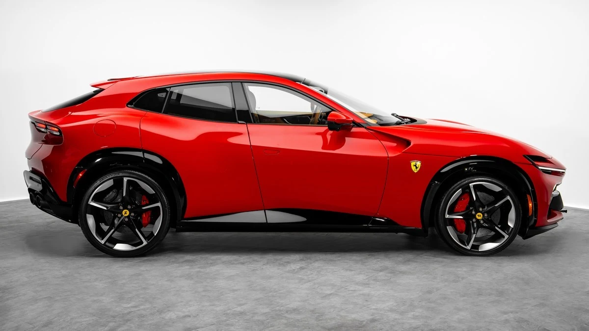 Ferrari Purosangue, 2/10
